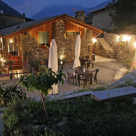 Ostello Del Castello Tirano Dış mekan fotoğraf