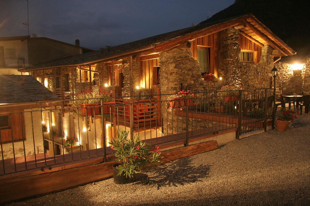 Ostello Del Castello Tirano Dış mekan fotoğraf
