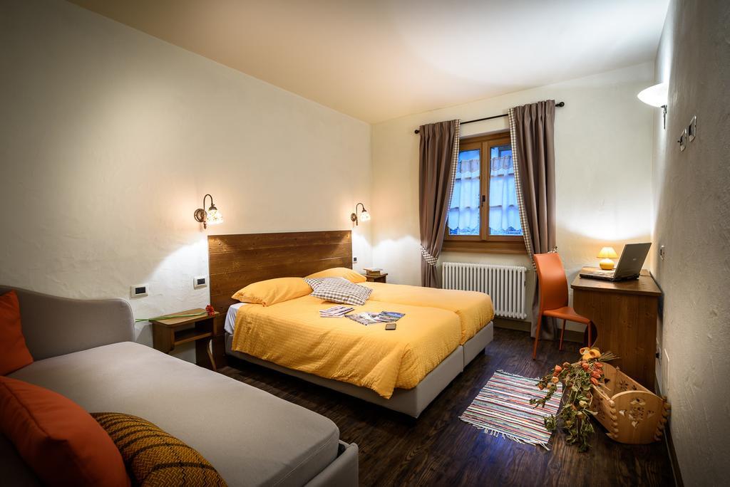 Ostello Del Castello Tirano Oda fotoğraf
