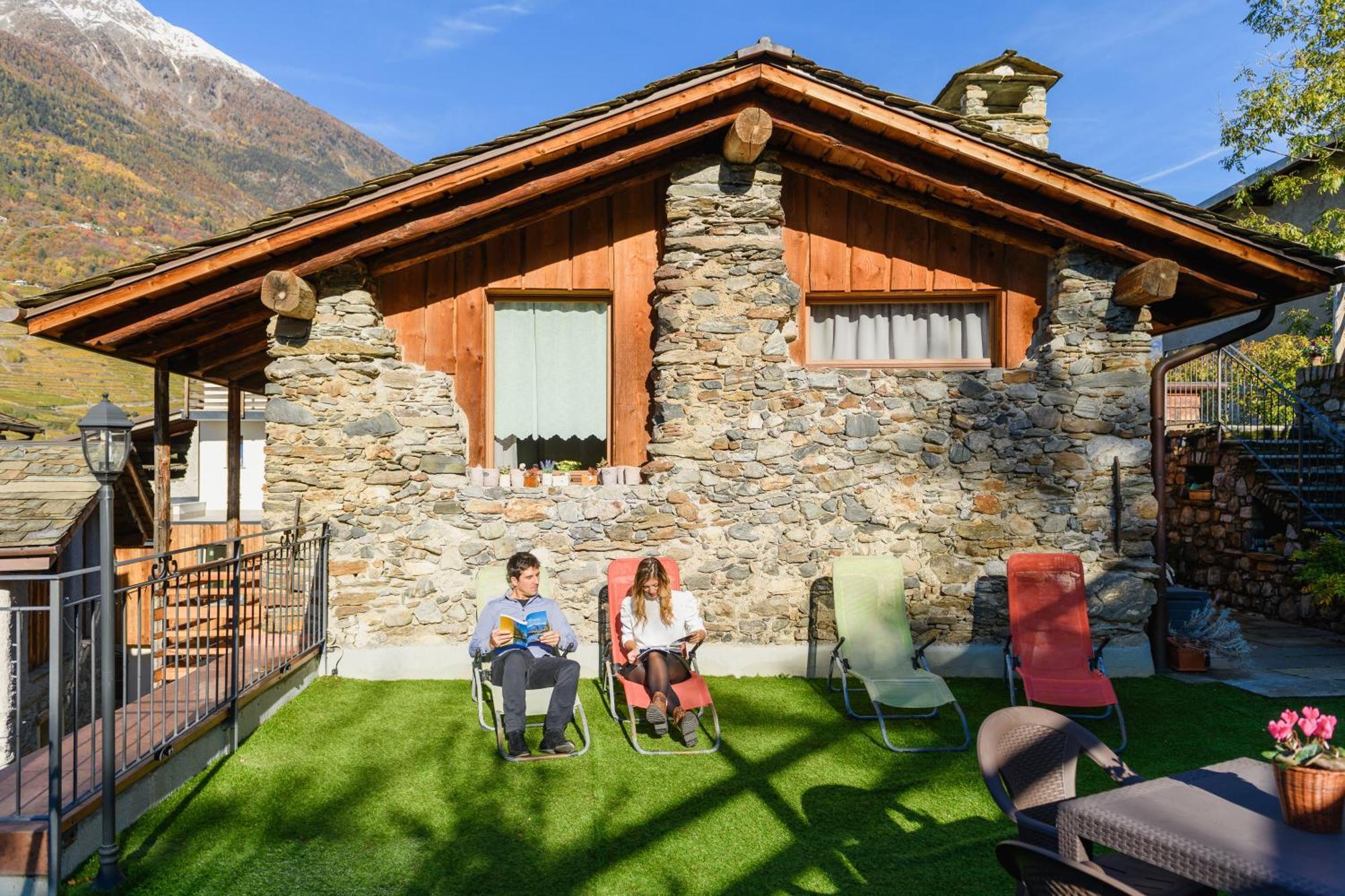 Ostello Del Castello Tirano Dış mekan fotoğraf