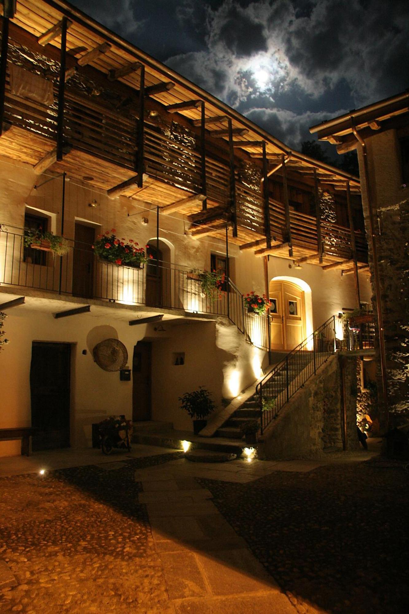 Ostello Del Castello Tirano Dış mekan fotoğraf